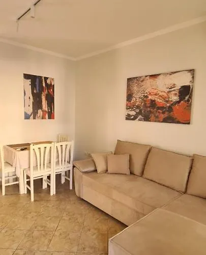 Eja\'S Beach Apartment